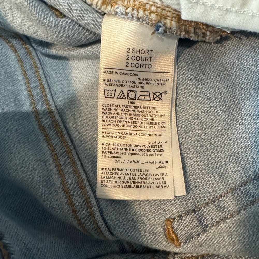 High Rise Loose Fitting Jeans - Picture 8 of 11